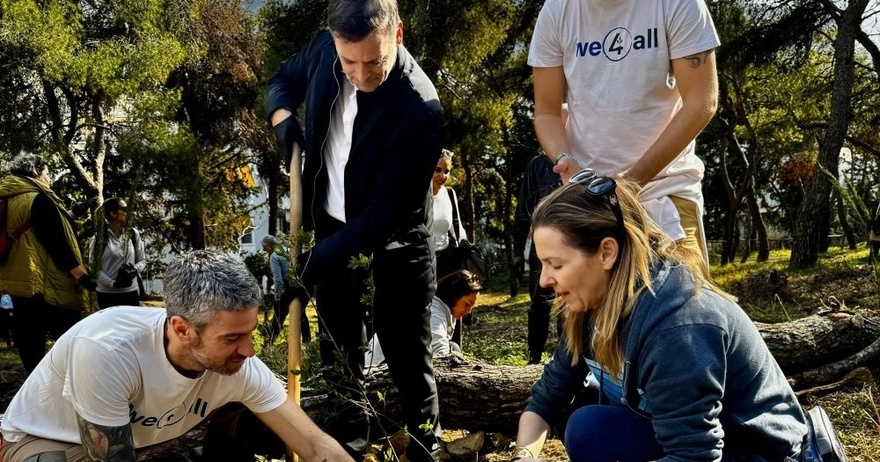 Μεγάλη δενδροφύτευση στον Λυκαβηττό-«Ένας από τους σημαντικότερους πνεύμονες πρασίνου της Αθήνας, αναζωογονείται»