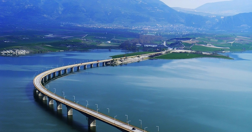 Εδώ θα δείτε νεράιδες.. Το χωριό με την μαγική θέα στην ωραιότερη γέφυρα της Ελλάδας