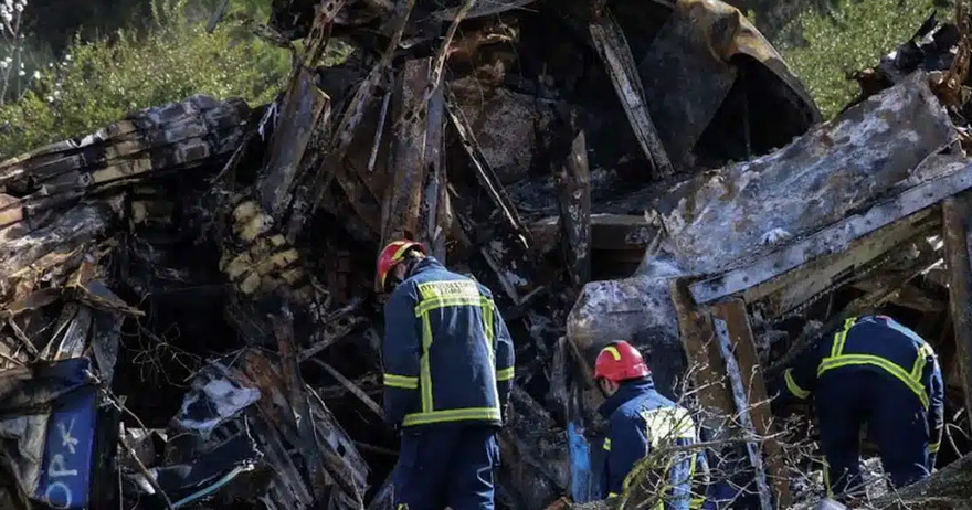 Τέμπη: Αποκαλυπτικές φωτογραφίες από τις αμαξοστοιχίες ρίχνουν «φως» στο μυστήριο με την πυρόσφαιρα