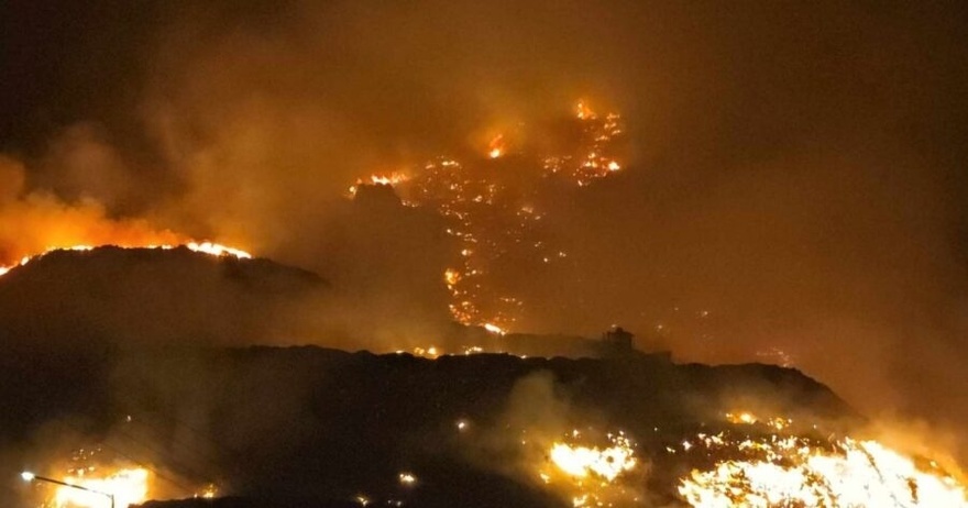 Μεγάλη Φωτιά Τώρα– Καίγεται ο ΧΥΤΑ – Σε κατάσταση έκτακτης ανάγκης η Πυροσβεστική